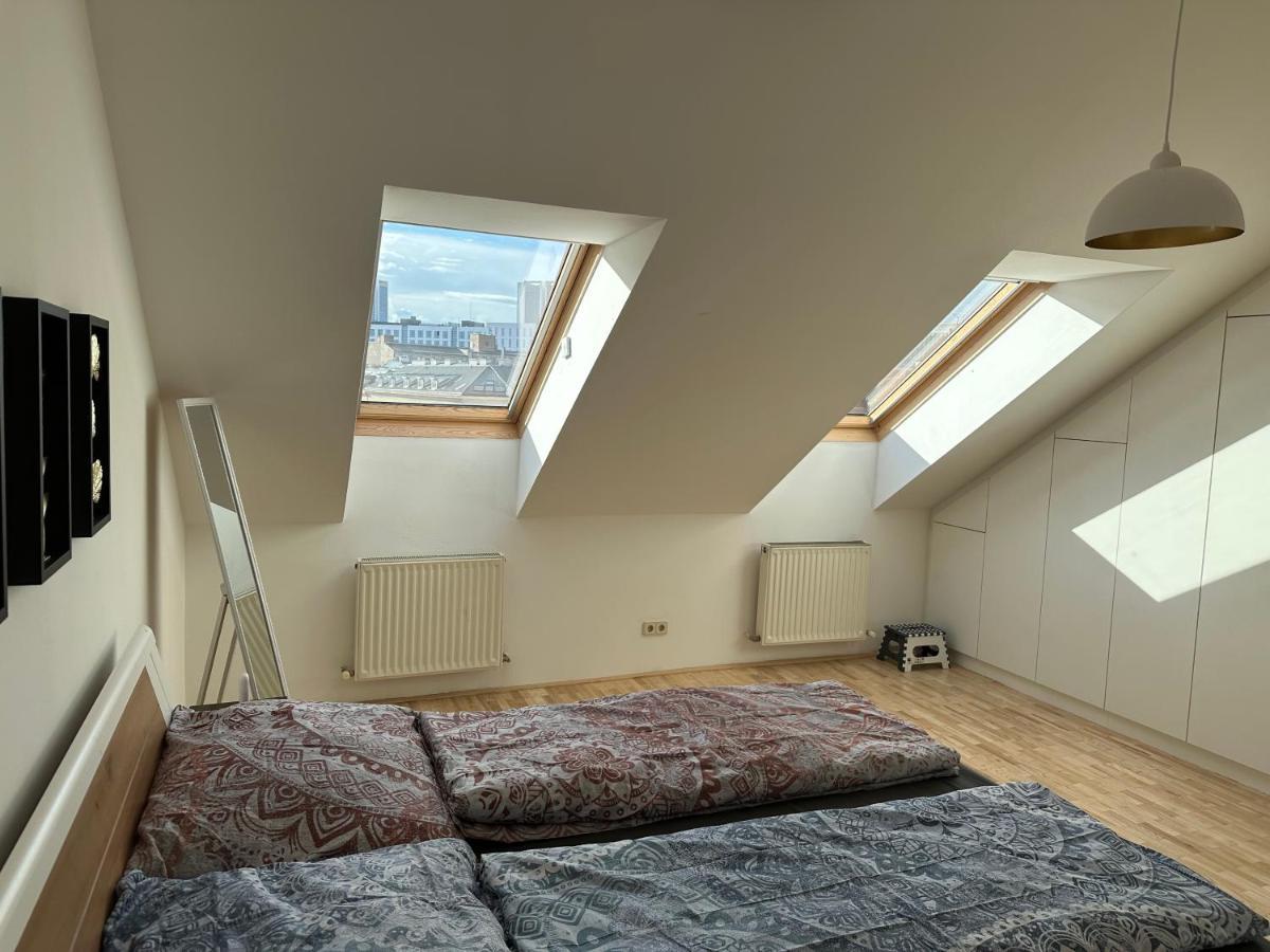 Klimatisiertes Dachgeschoss City Apartment In Zentrum Wiens Bagian luar foto