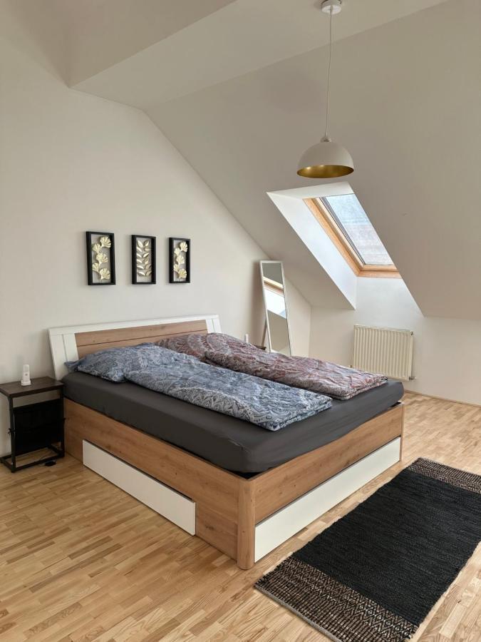 Klimatisiertes Dachgeschoss City Apartment In Zentrum Wiens Bagian luar foto