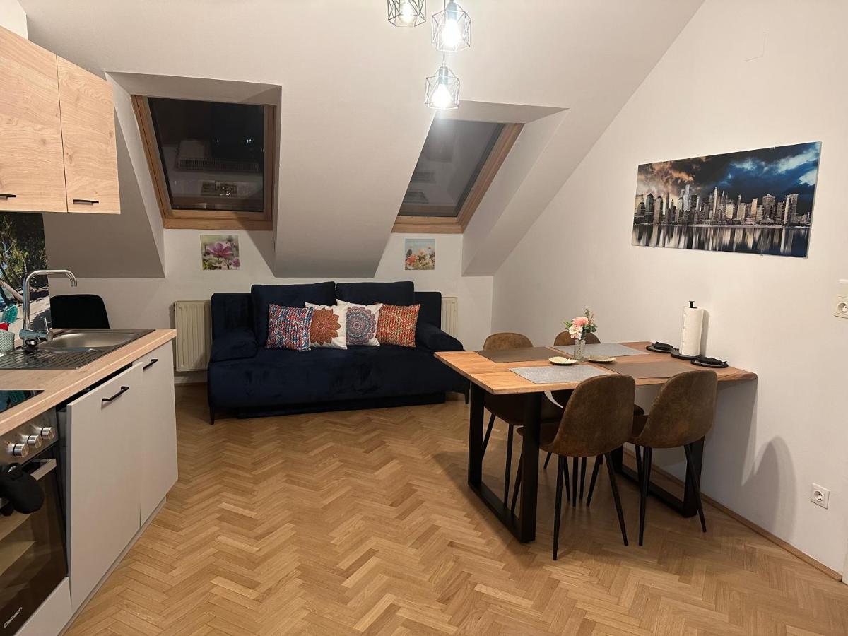 Klimatisiertes Dachgeschoss City Apartment In Zentrum Wiens Bagian luar foto