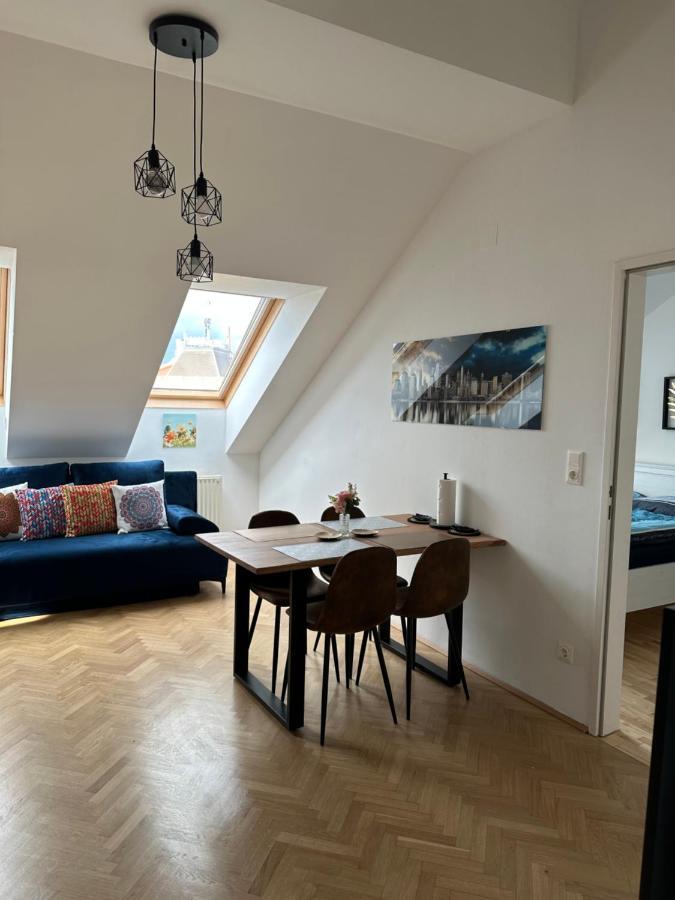 Klimatisiertes Dachgeschoss City Apartment In Zentrum Wiens Bagian luar foto