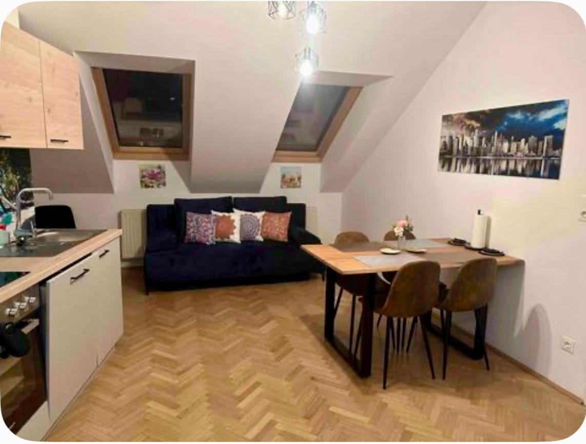 Klimatisiertes Dachgeschoss City Apartment In Zentrum Wiens Bagian luar foto